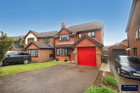 4 bedroom detached house for sale, Heol-Yr-Ysbyty, Caerphilly