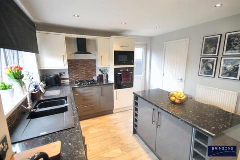 4 bedroom detached house for sale, Heol-Yr-Ysbyty, Caerphilly