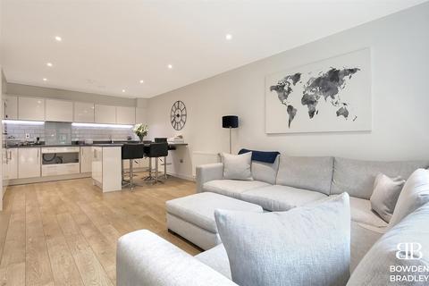 2 bedroom apartment to rent, Southmere House, Stratford, E15