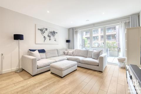2 bedroom apartment to rent, Southmere House, Stratford, E15