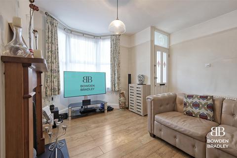 3 bedroom end of terrace house for sale, Greenfield Street, Waltham Abbey