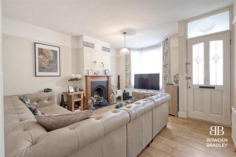 3 bedroom end of terrace house for sale, Greenfield Street, Waltham Abbey