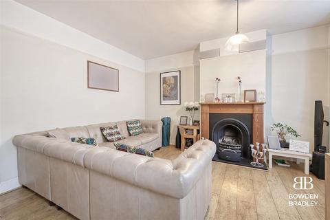 52 Greenfield Street, Waltham Abbey, EN9 1HL