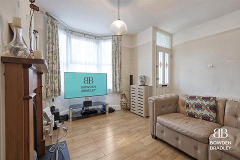52 Greenfield Street, Waltham Abbey, EN9 1HL