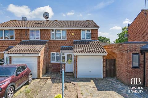 3 bedroom semi-detached house for sale, Trotwood, Chigwell