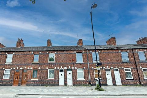 2 bedroom terraced house to rent, West Street, Crewe