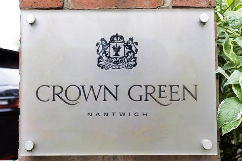 4 bedroom townhouse for sale, Crown Green Court, Waterlode, Nantwich