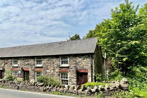 2 bedroom house for sale, Glanddol, Maenan, Llanrwst