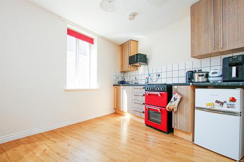 2 bedroom end of terrace house for sale, Ox Meadow, Cambridge CB25