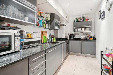 2 bedroom flat for sale, Parliament View, Albert Embankment, London, SE1