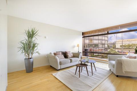 2 bedroom flat for sale, Parliament View, Albert Embankment, London, SE1