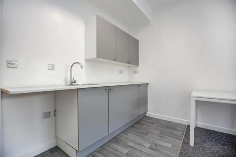 Studio to rent, Parkside, Park Row, Felling NE10