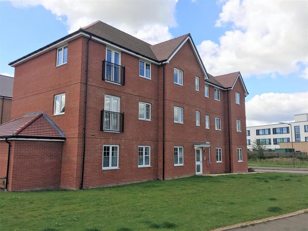 Elton Close, Aylesbury 2 bed apartment to rent £1,250 pcm (£288 pw)