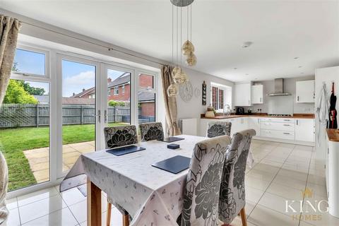 4 bedroom detached house for sale, Bomford Way, Salford Priors