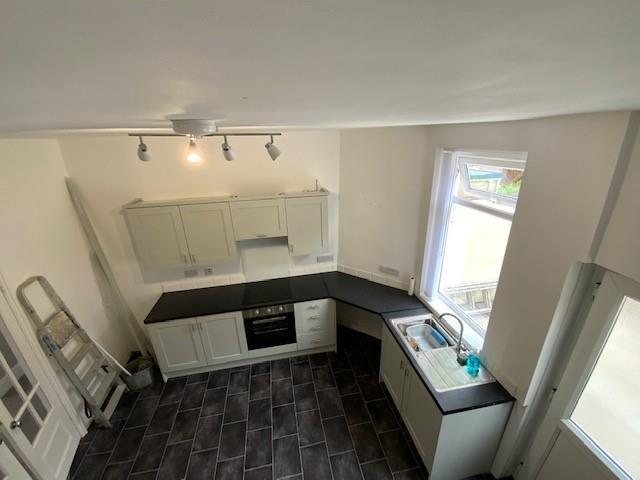 Kitchen 2.jpg