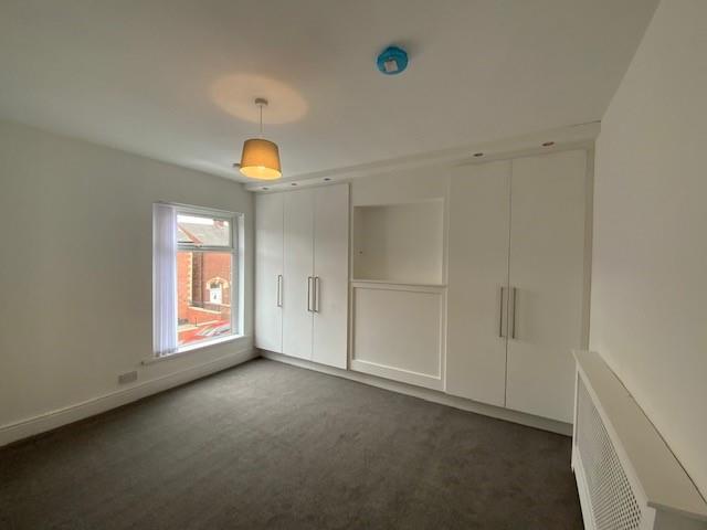 Bedroom 1.jpg