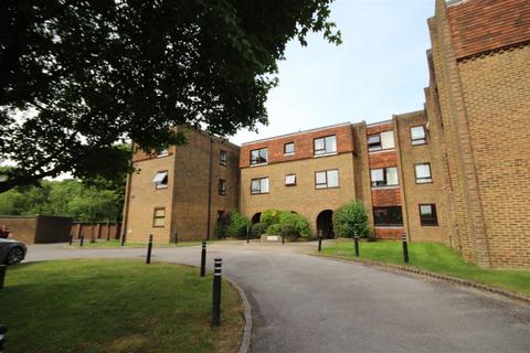 1 bedroom flat to rent, Gilliat Drive, Merrow