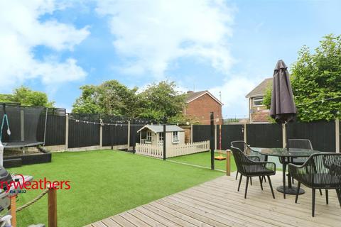 3 bedroom detached house for sale, Clayfield View, Mexborough