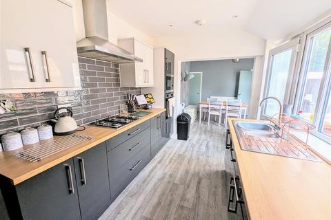 3 bedroom terraced house for sale, Lime Grove, Newark