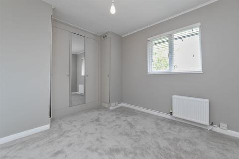 1 bedroom end of terrace house to rent, Harness Way, St Albans