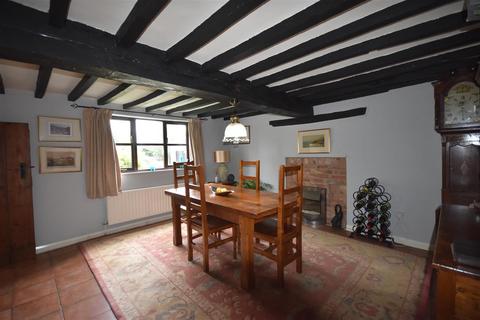 3 bedroom cottage for sale, Middle Holme Lane, Sutton-On-Trent, Newark