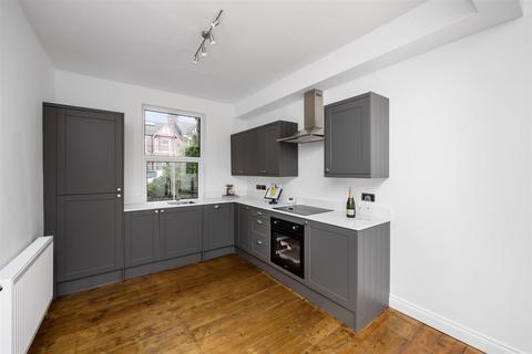 4 bedroom end of terrace house for sale, Pevensey Road, Lewes Road, Brighton