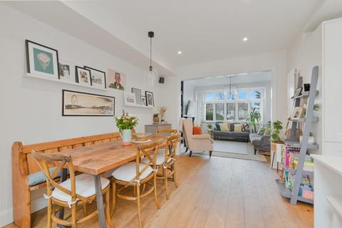 108 Bridgewood Road, Worcester Park, KT4 8XS