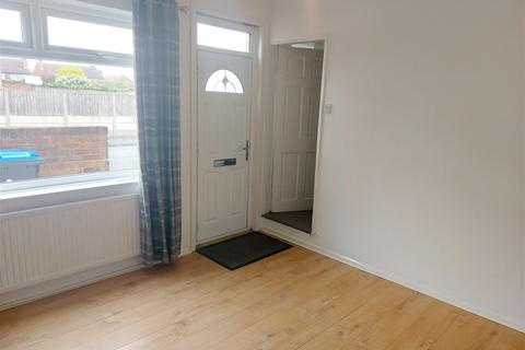 3 bedroom terraced house to rent, Lawn Road, Sutton-In-Ashfield