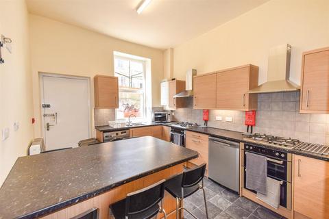 1 bedroom in a house share to rent, Room 3 14 Commercial Street, Shipley