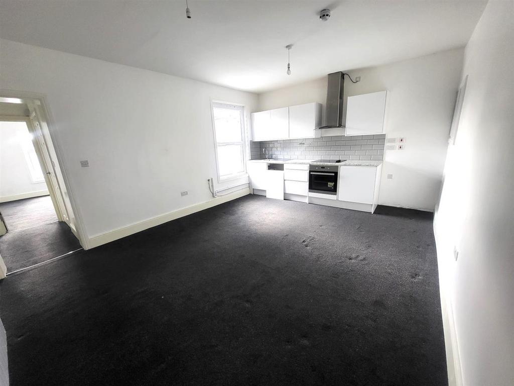 Sitting / Kitchen Area Pic 1
