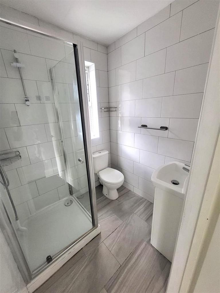Shower Room With W.C