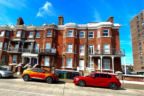 1 bedroom flat to rent, South Terrace, Littlehampton, West Sussex