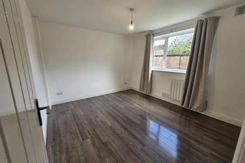 1 bedroom flat to rent, Woodhouse Road, Manchester M41
