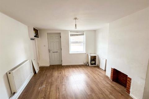 2 bedroom terraced house to rent, Barrack Street, Colchester CO1