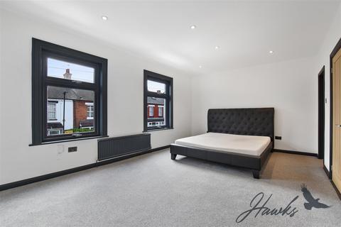 3 bedroom semi-detached house for sale, YORK ROAD | Brentford | TW8
