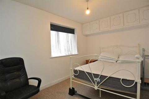 1 bedroom apartment for sale, Tawny Close, Feltham TW13