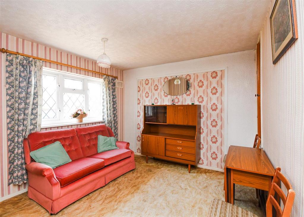 6 Bridgnorth Avenue - Double Bedroom 2.jpg