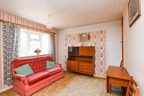 6 Bridgnorth Avenue, Wombourne, Wolverhampton, WV5 0AD