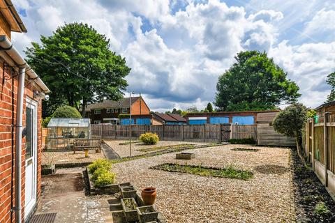 6 Bridgnorth Avenue, Wombourne, Wolverhampton, WV5 0AD
