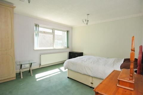 2 bedroom apartment for sale, Manor Road, Ashford TW15
