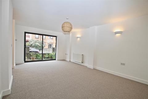 1 bedroom flat to rent, Glendale Gardens, Leigh-On-Sea