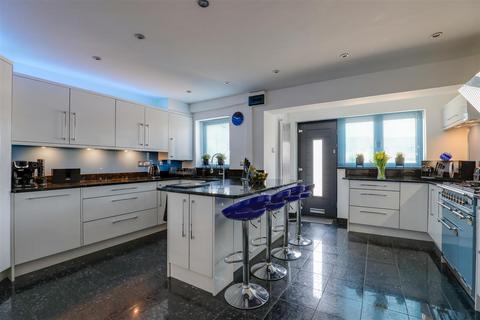 4 bedroom townhouse for sale, 14 Plas St. Andresse, Penarth, CF64 1BW
