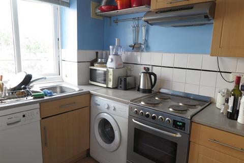 1 bedroom apartment to rent, Dunnage Crescent, Surrey Quays