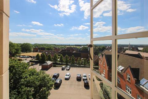 3 bedroom apartment for sale, The Galleries, Warley, Brentwood