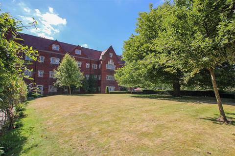 3 bedroom apartment for sale, The Galleries, Warley, Brentwood