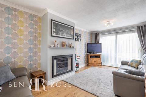2 bedroom end of terrace house for sale, Low Green, Leyland