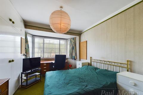 17 Lower Barn Road, Purley, CR8 1HY