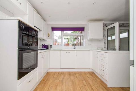 3 bedroom detached house for sale, Canterbury Drive, Burntwood WS7