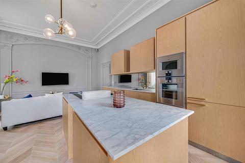 1 bedroom flat to rent, Warwick Square, Pimlico, London, SW1V