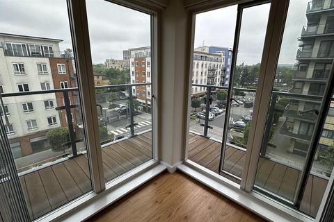 2 bedroom flat to rent, Croft House Heritage Avenue, London NW9